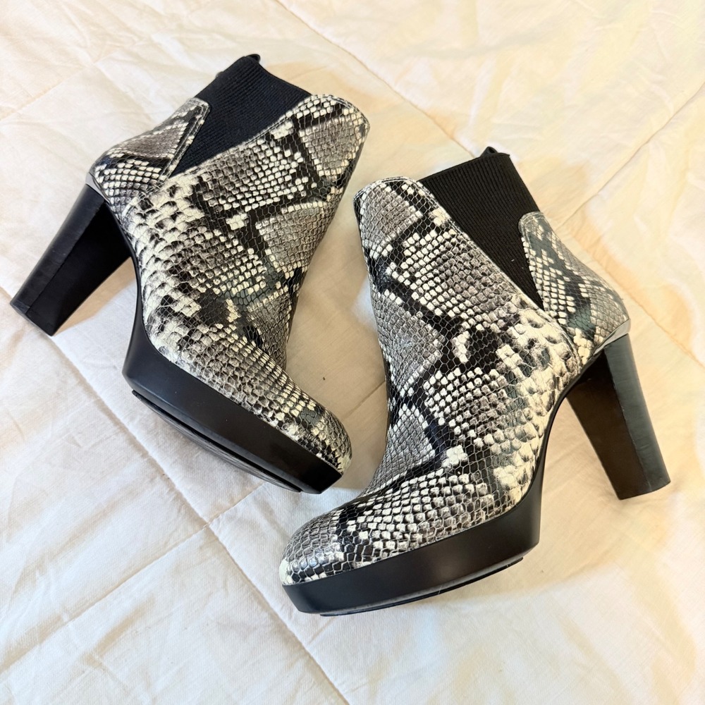 Donald Pliner Elyna Ankle Boots Womens 6M Snakeskin Platform Block Heel